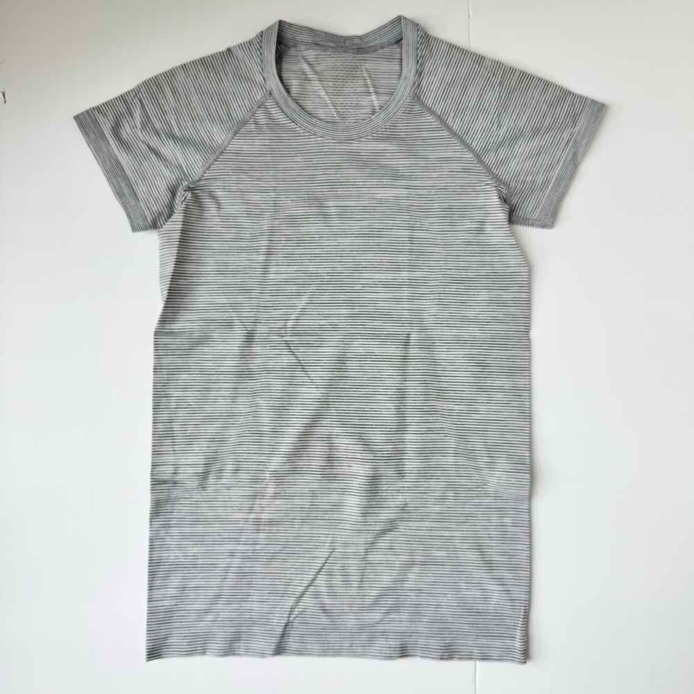 Lululemon Swiftly Tech Short Sleeve 2.0 Black White Stripe Size 6 - Picture 2 of 6